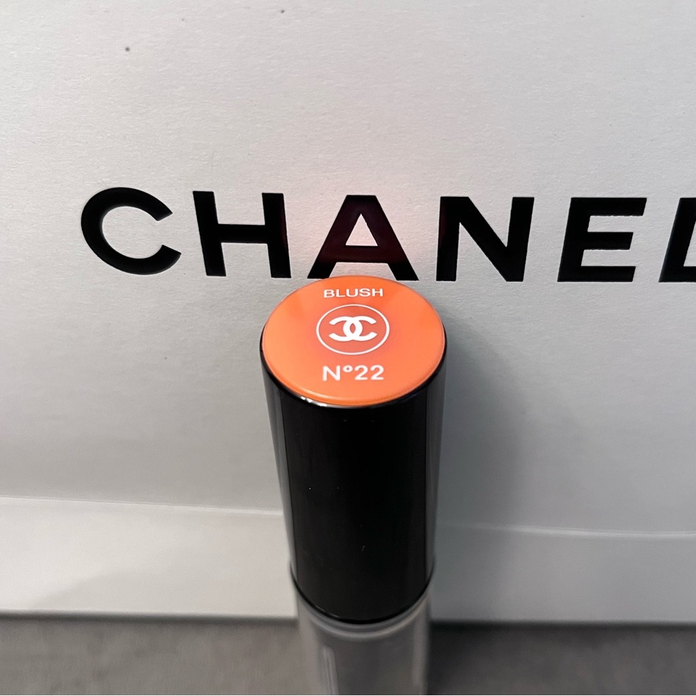 Chanel Le Beiges healthy glow Sheer Color stick